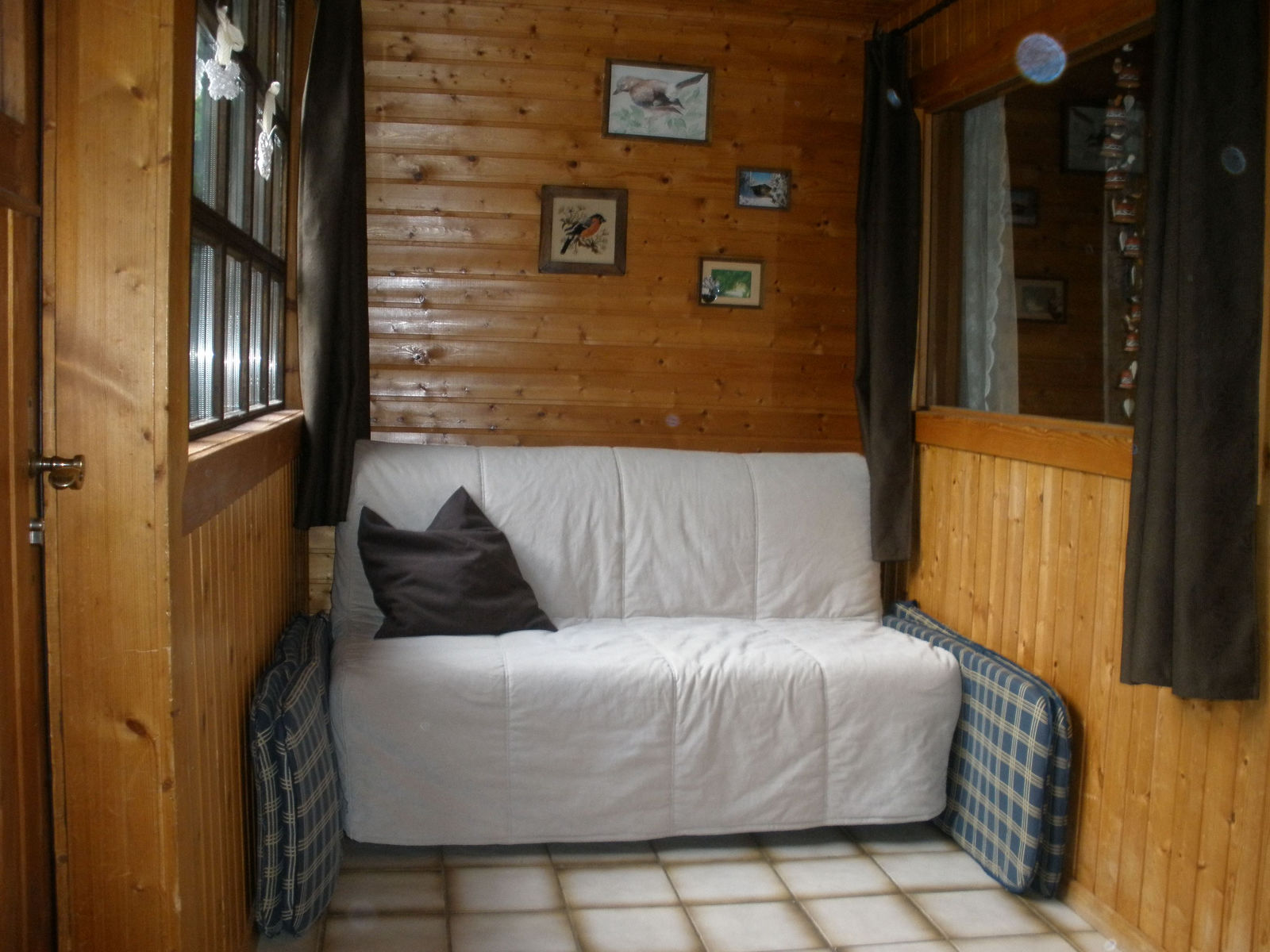 Schlafcouch im Vorraum